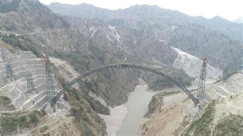 Arch of world’s highest railway bridge on Chenab completed - Hindustan Times