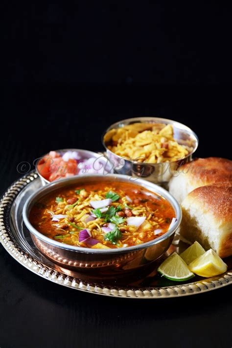 Misal Pav - Binjal's VEG Kitchen