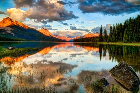 Lake Maligne Sunset