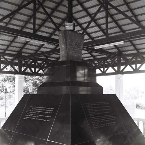 Batu Bersurat Memorial (Terengganu Inscription Stone) | Bukit Besi Blog