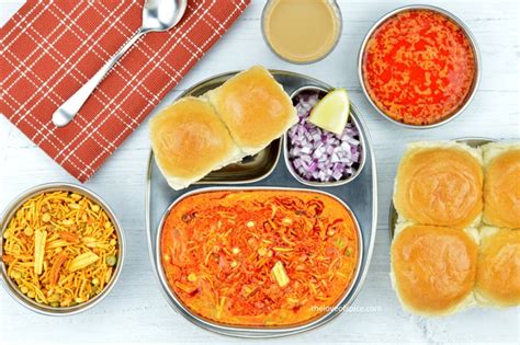 Spicy Kolhapuri Misal Recipe | Maharashtrian Misal Pav