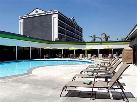 RADISSON HOTEL OAKLAND AIRPORT - Updated 2024 Prices & Reviews (CA)