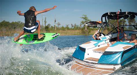 How to Wakesurf - boats.com