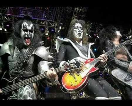 Kiss - I Was Made For Loving You (Live) - YouTube