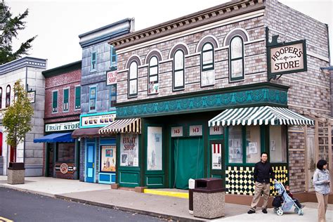 Mr. Hooper's store at Sesame Place | Joseph Hoetzl | Flickr