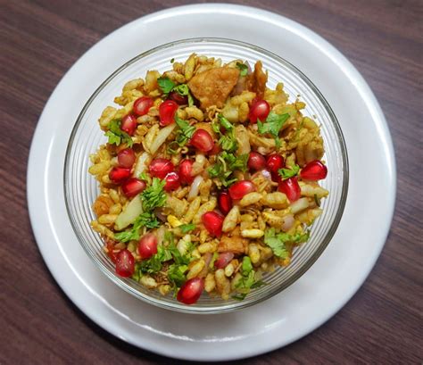 Bhel Puri (With images) | Food, Indian street food, Indian food recipes