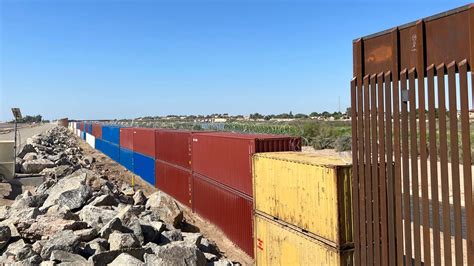 Arizona refuses U.S. demand to remove containers along border