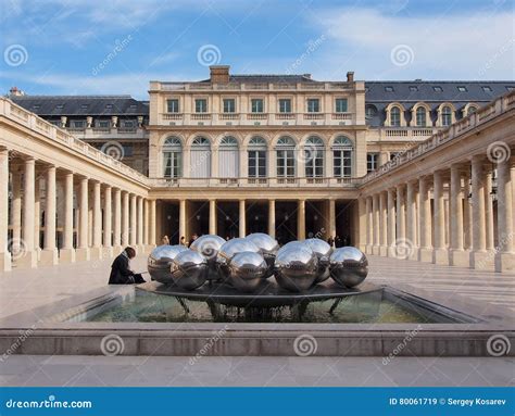 Fountain at Palais Royal, Paris Editorial Stock Image - Image of sculpture, cardinal: 80061719