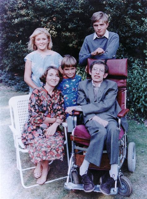 Stephen Hawking dies peacefully aged 76 at his Cambridge home | Daily Mail Online