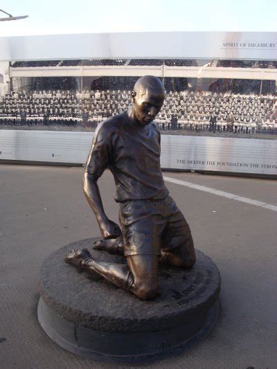 The Sporting Statues Project: Thierry Henry: Arsenal FC, Emirates ...