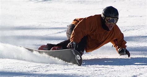 Geof Harries | The poetry of alpine snowboard carving