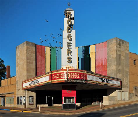 File:Rodgers Theatre, 204-224 N. Broadway Street, Poplar Bluff, Mo, USA.jpg - Wikimedia Commons