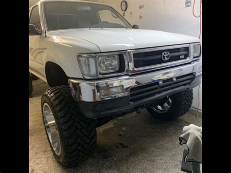 1992 Toyota Pickup custom [extremely clean] @ Custom trucks for sale