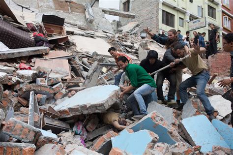 Earthquake Devastates Nepal, Killing More Than 1,900 - The New York Times