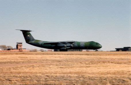 Lockheed C-141 Starlifter: Photos, History, Specification