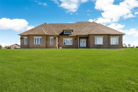 Detached Home On A Mature Lot - Grand Valley Ontario