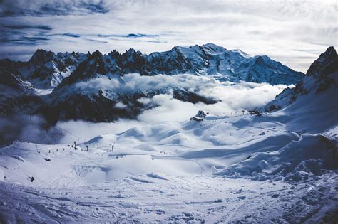 Took this the other day in the Swiss Alps (OC) (5456x3632) : r/winterporn