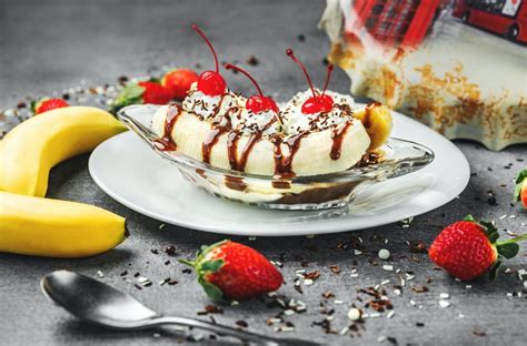 Banana Split Sundaes Recipe | Recipes.net