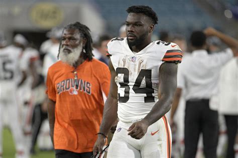 Stump Mitchell says goodbye to Browns as team moves on - Yahoo Sports