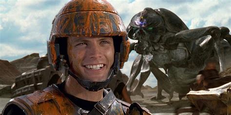 Why Starship Troopers Bombed So Hard (And How It Became A Cult Classic)