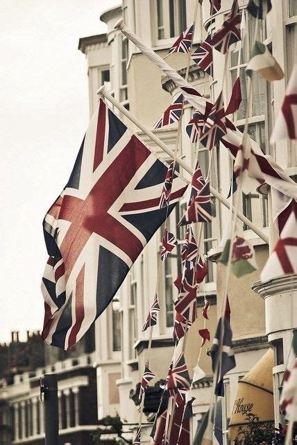 FUCKITANDMOVETOBRITAIN | British aesthetic, London aesthetic, Christmas aesthetic