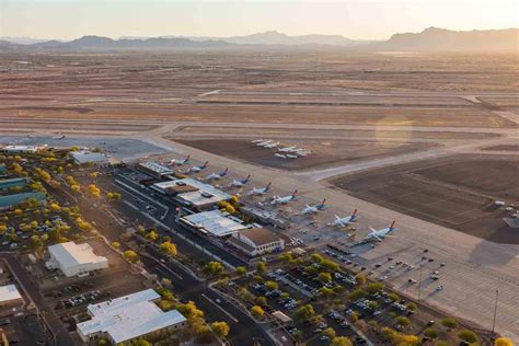 Phoenix-Mesa Gateway Airport sees uptick in activity Gateway Airport ...