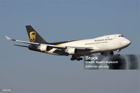 Ups Boeing 747400f Stock Photo - Download Image Now - Aerospace ...