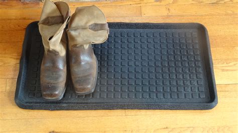 Square Dot Embossed Natural Rubber Boot Tray - 32 x 16 x 1