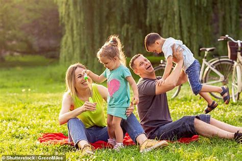 Brits spend less than 30 hours a month quality time with friends and family | Daily Mail Online