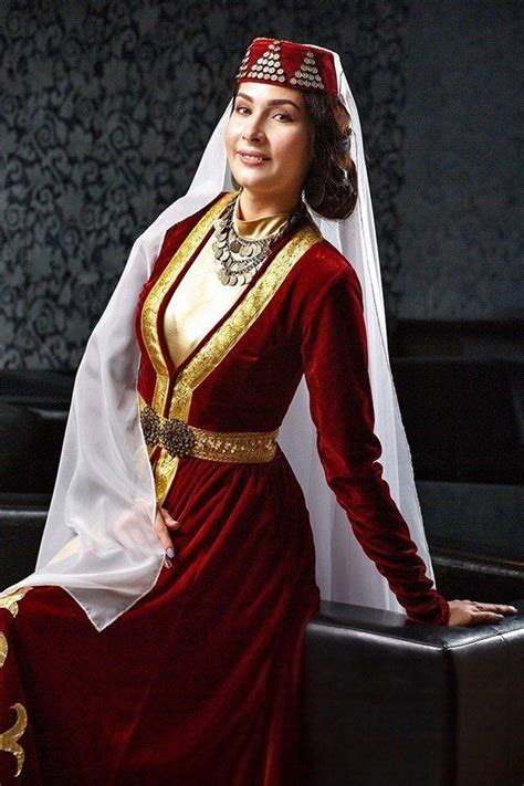 Tatar lady in traditional clothes | Traditional outfits, Victorian ...