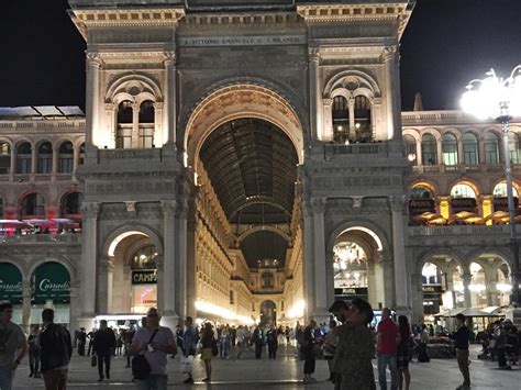 Piazza del Duomo in Milano at night : r/ItalyPhotos