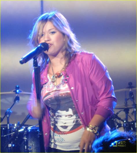 Kelly Clarkson Covers Janet Jackson's "If": Photo 2053311 | Janet Jackson, Kelly Clarkson Photos ...