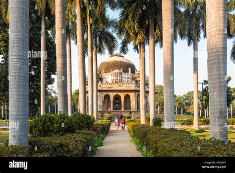 Tomb of Muhammad Shah, Lodhi Gardens (Lodi Gardens), New Delhi, India ...