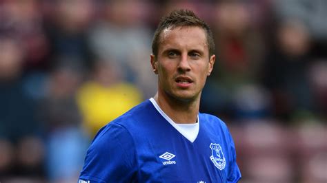 Phil Jagielka: Everton Ingin Menangkan Derby Merseyside Untuk Seamus Coleman | Goal.com