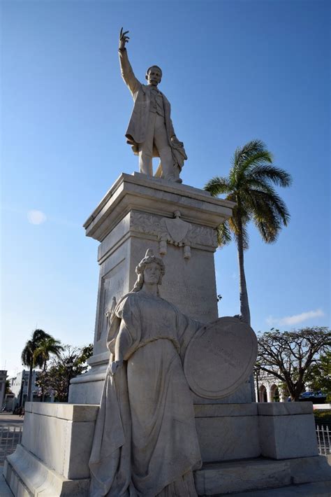 Jose Marti statue | Photo