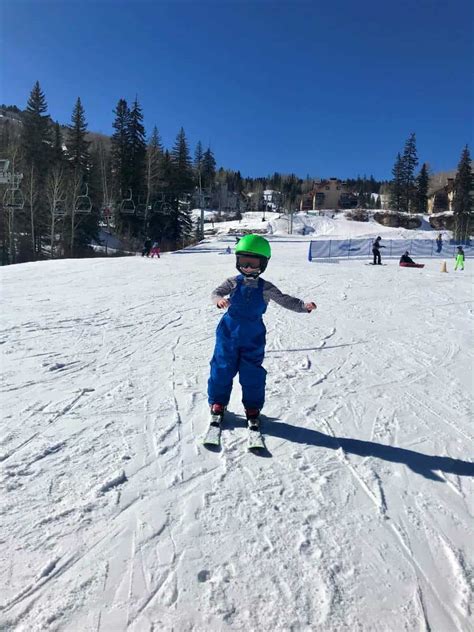 10 Tips for Your Kids First Time Skiing | Raising Hikers