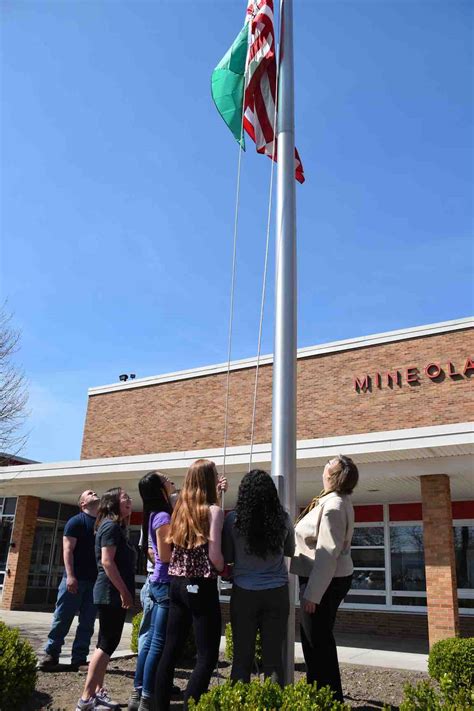 Mineola is First New York School to Track Air Quality With Special ...