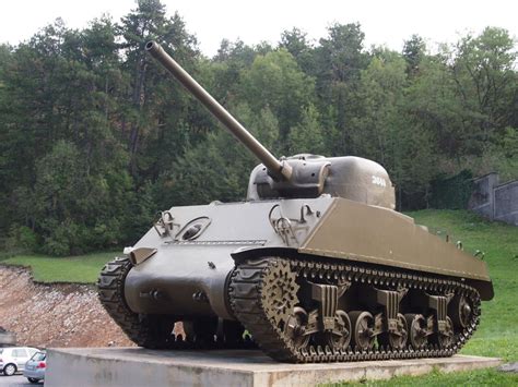 Panzer Sherman M4 A3 in Slowenisch Militärmuseum Pivka - Fahrzeugbilder.de