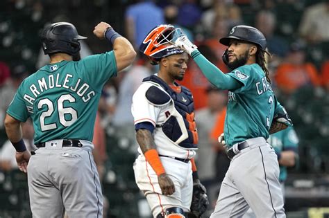 Mariners score 4 in 9th, avoid sweep by Astros - The Columbian