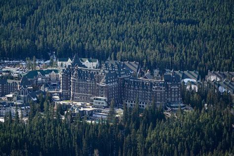 Best Banff Hotels - Where to Stay in Banff - Must Do Canada