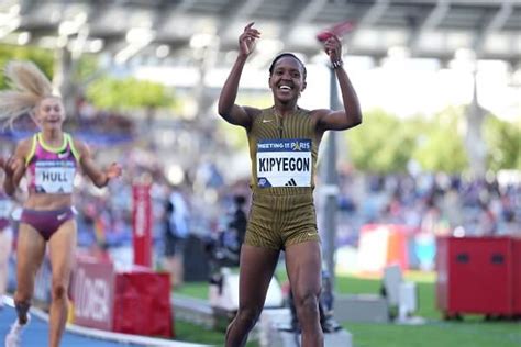 Faith Kipyegon breaks world record in the women's 1500m - Newsmoto