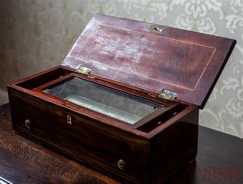 Antique Beauty - 19th-Century Antique Music Box