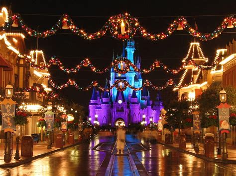 Disney World Christmas Wallpapers - Top Free Disney World Christmas Backgrounds - WallpaperAccess