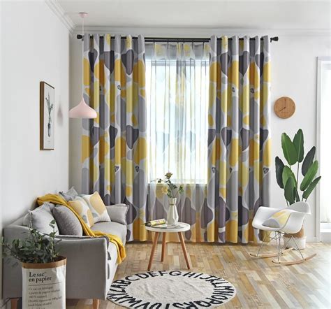 35 Wonderful Elegant Curtains Ideas For Living Room Decor - MAGZHOUSE