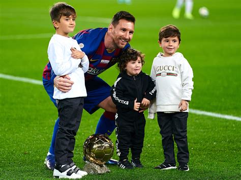 Lionel Messi's decision to leave Barcelona devastated his wife and kids ...