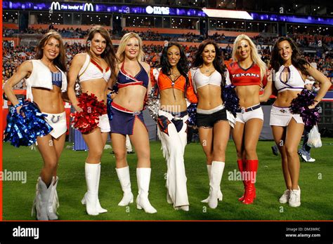 Pro bowl cheerleaders hi-res stock photography and images - Alamy