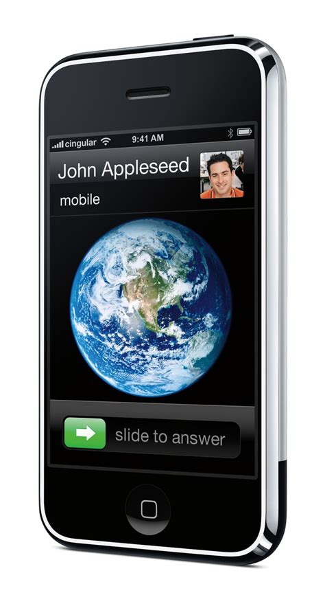 iPhone, 2007 | Apple iPhone Timeline | POPSUGAR News Photo 2