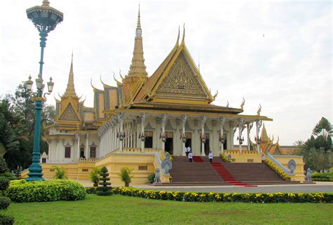 Wat Phnom Cambodia Royal Palace - 111 :: World All Details