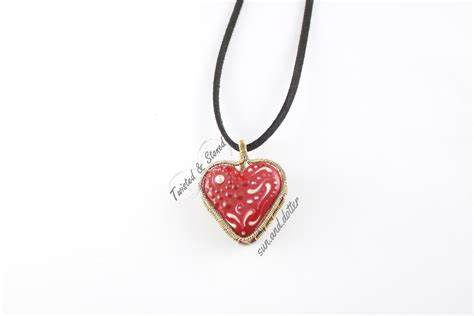 Wired Dot Art Pendant - Red Heart - Sun and Dotter