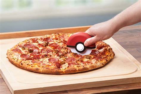 Pokemon Pokeball Pizza Cutter | Gadgetsin